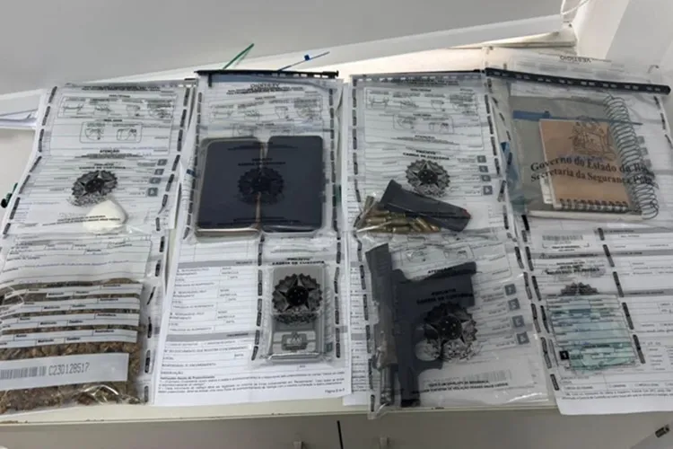 Operação policial prende quatro homens e apreende drogas em Jequié e Salvador